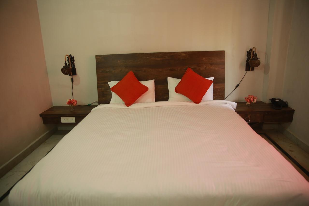 Lokis Forest Inn Hyderabad Exterior photo